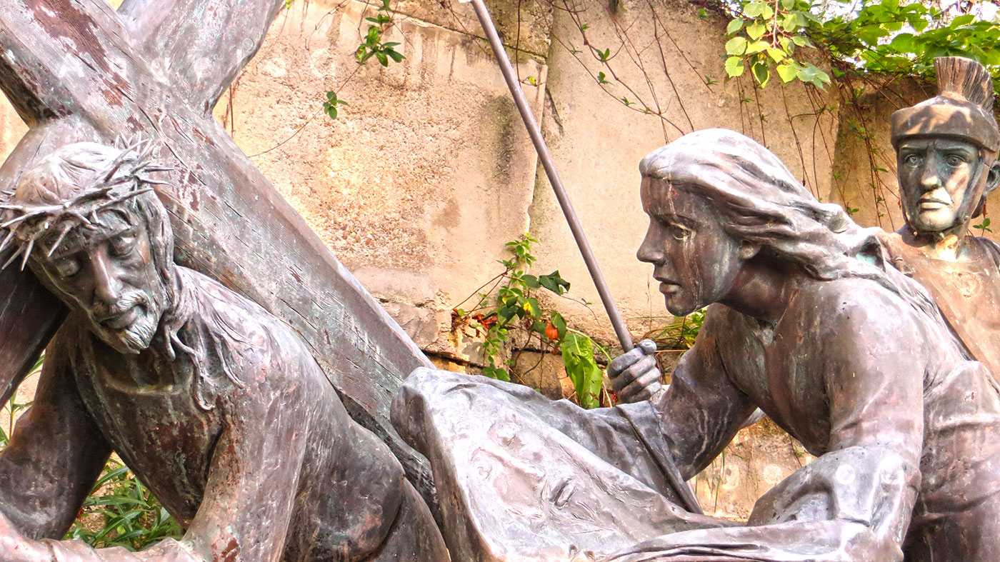 La Veronica Asciuga Il Volto Di Gesù Vangelo Santuario Madonna dello Splendore | VI Stazione - La Veronica asciuga